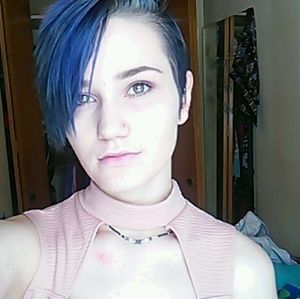 Meet your Posher, Leya